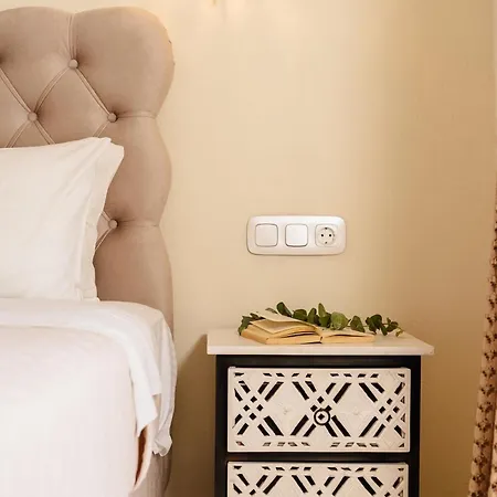 Eclipse Naxos 3*
